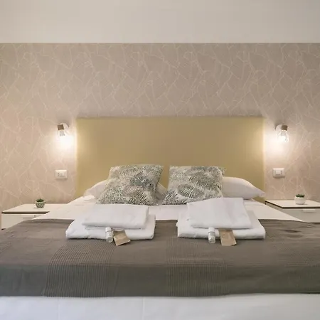 White Candia Guesthouse