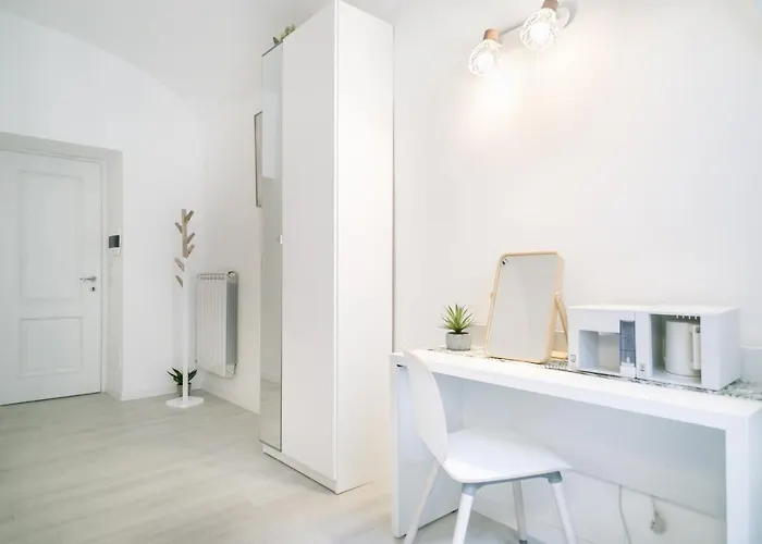 White Candia 4*