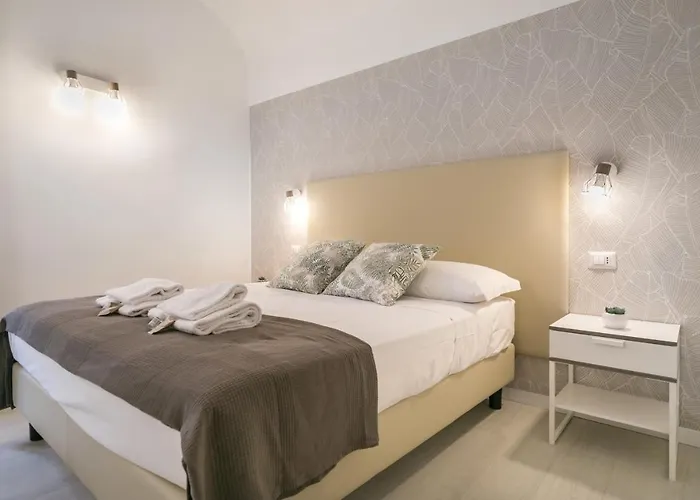 White Candia 4*
