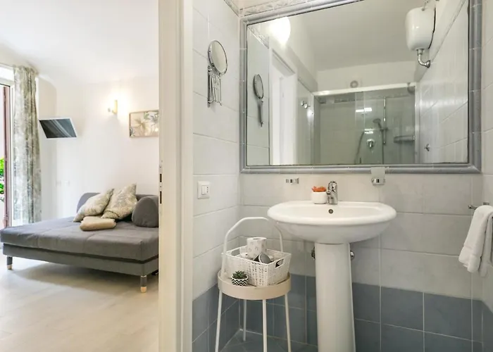 White Candia 4*